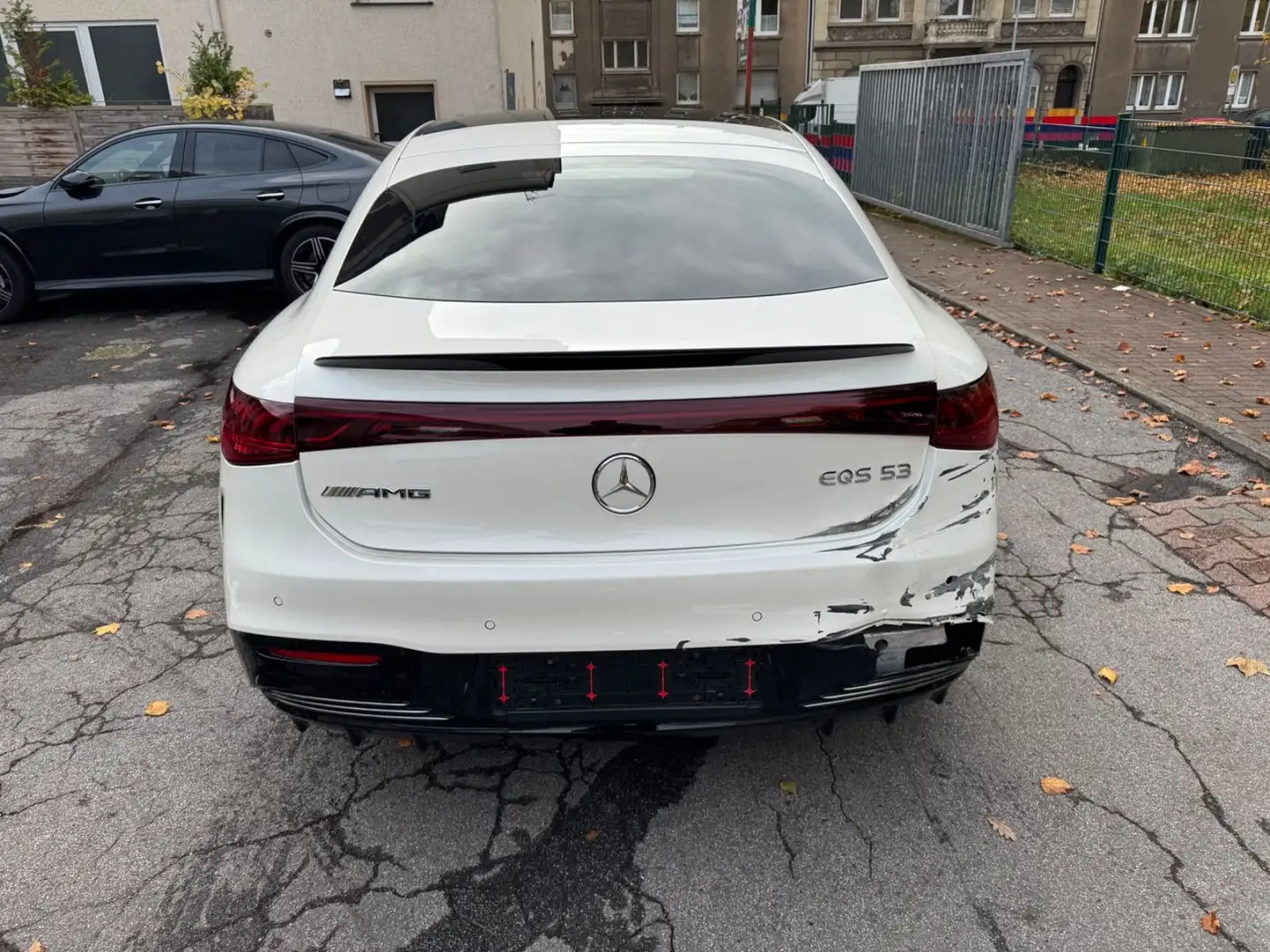 Mercedes-Benz EQS AMG 53 4M DTR PANO MASSAGE CARBON HYPERSCREE Weiß - 2