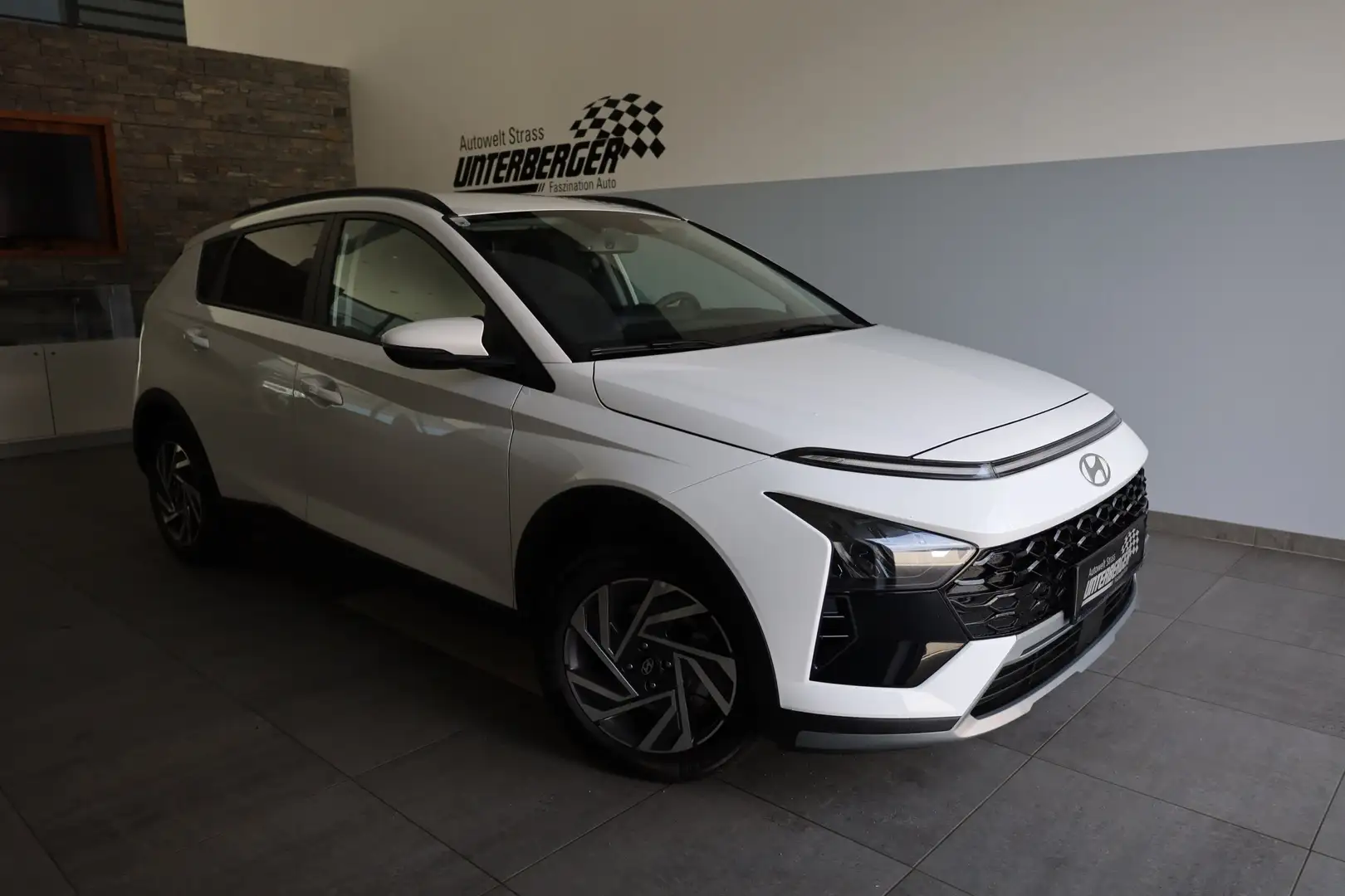 Hyundai BAYON GO Plus 1.2 MPI Bílá - 1