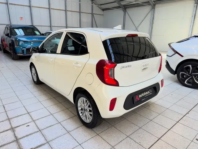 Kia Picanto view 4