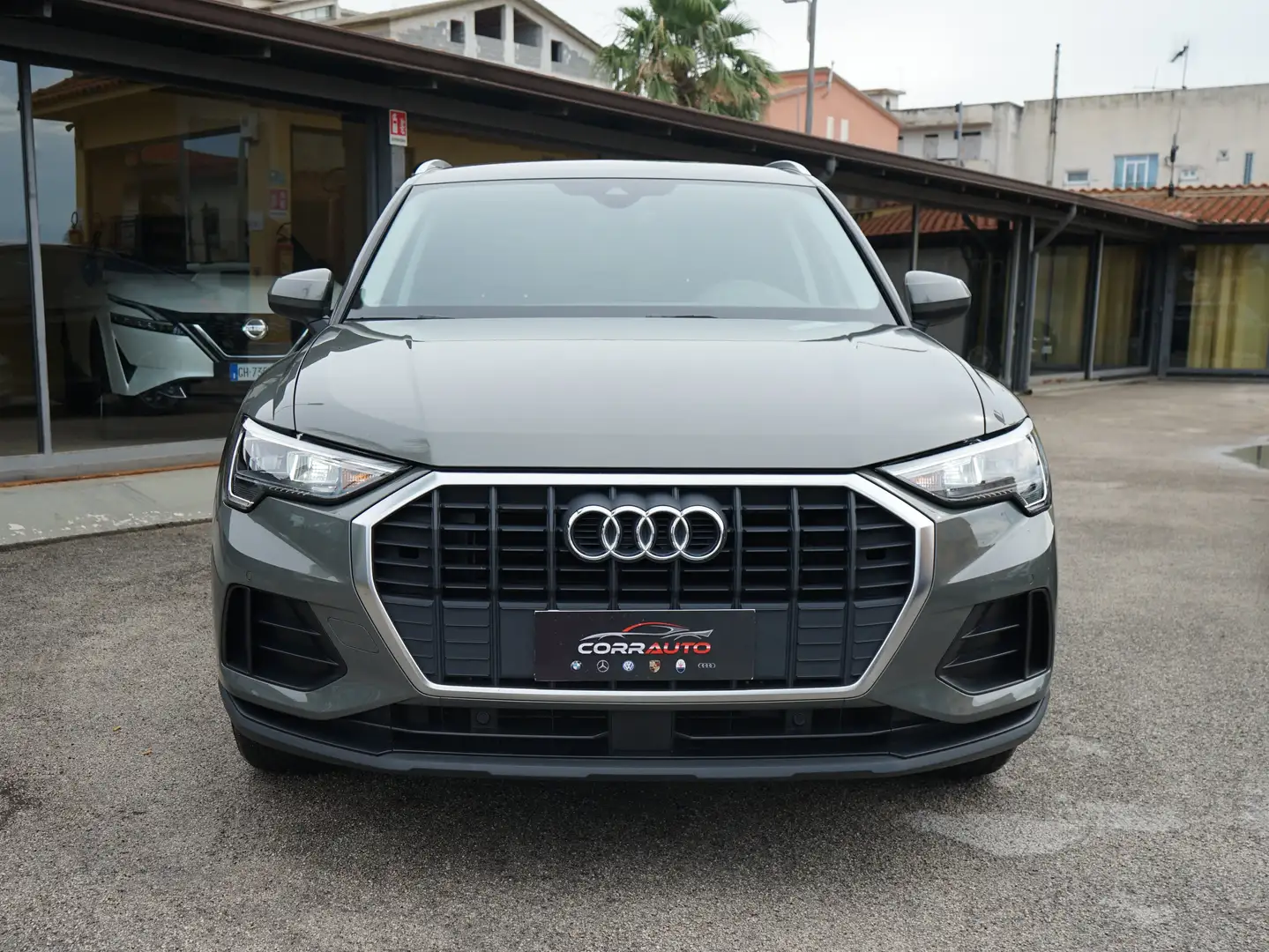 Audi Q3 35 2.0 tdi s-tronic Gris - 2