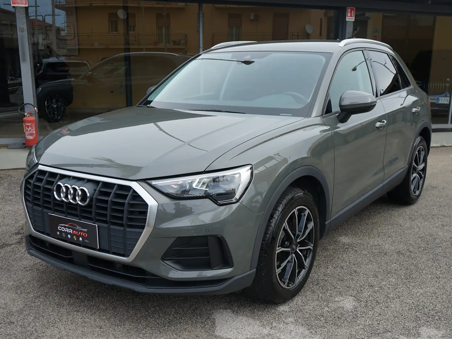 Audi Q3 35 2.0 tdi s-tronic Gris - 1