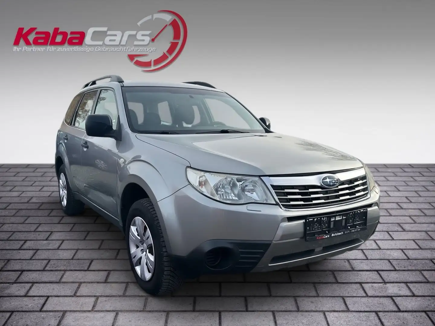 Subaru Forester Trend 2.Hand AHK Tüv/Au neu Ezüst - 1