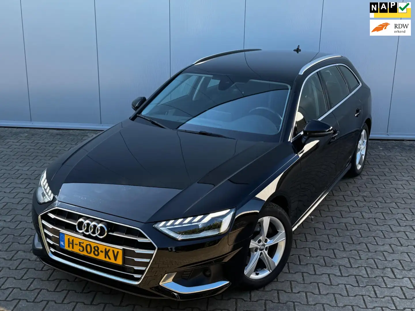 Audi A4 Avant 35TFSI LAUNCHE EDITION TREKHAAK ORIGINEEL NE Zwart - 1