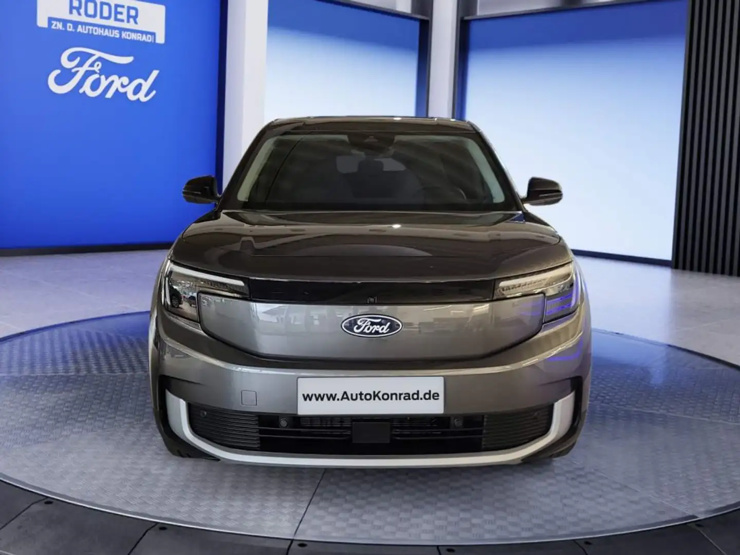Ford Explorer Extended Range RWD 77kWh Grau - 2