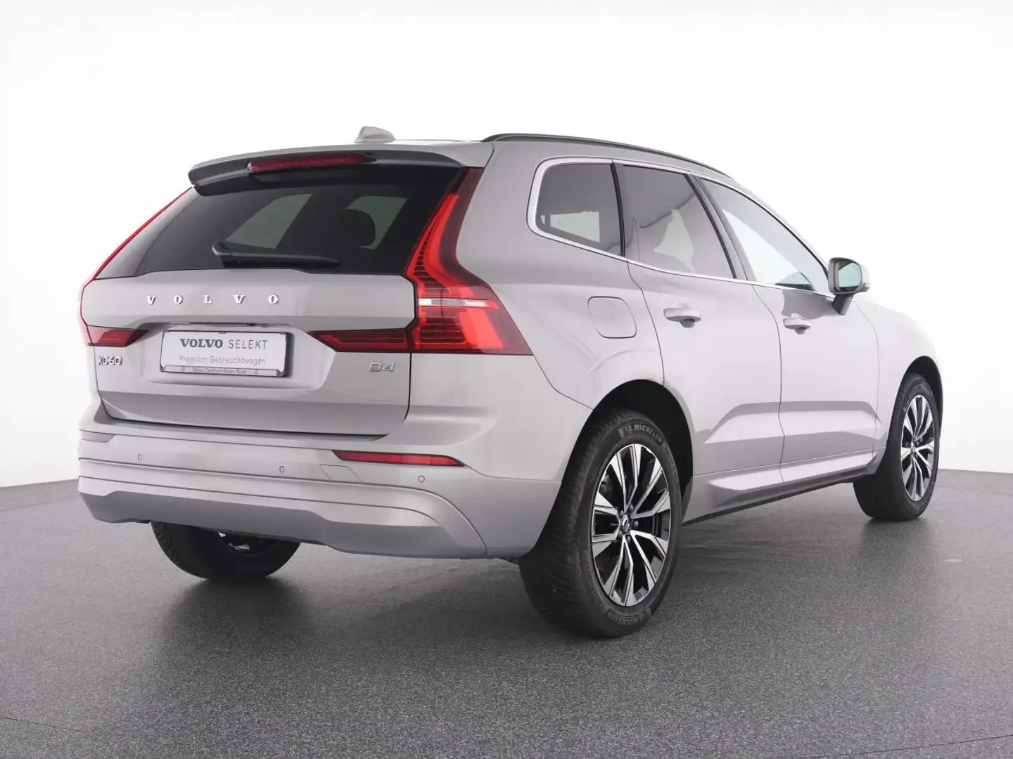 Volvo XC60 B4 Core PAP+DAB+FAP+MET+WP+LM 19"+NAVI+LED Argent - 2