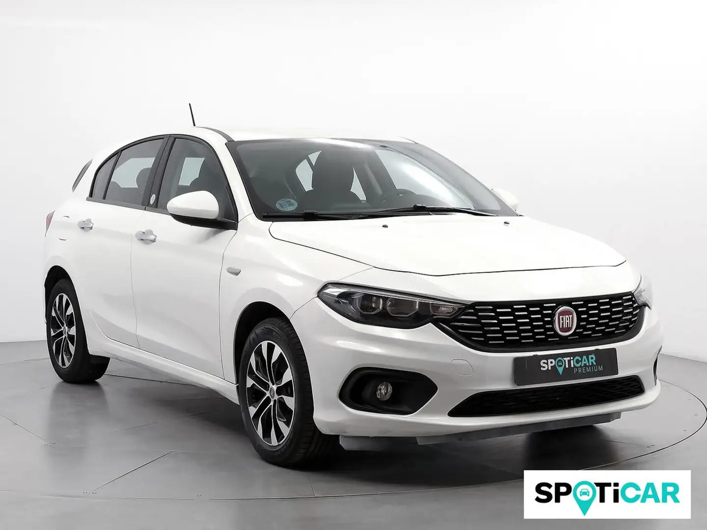 Fiat Tipo 1.3 Multijet Cross 70KW Blanc - 1
