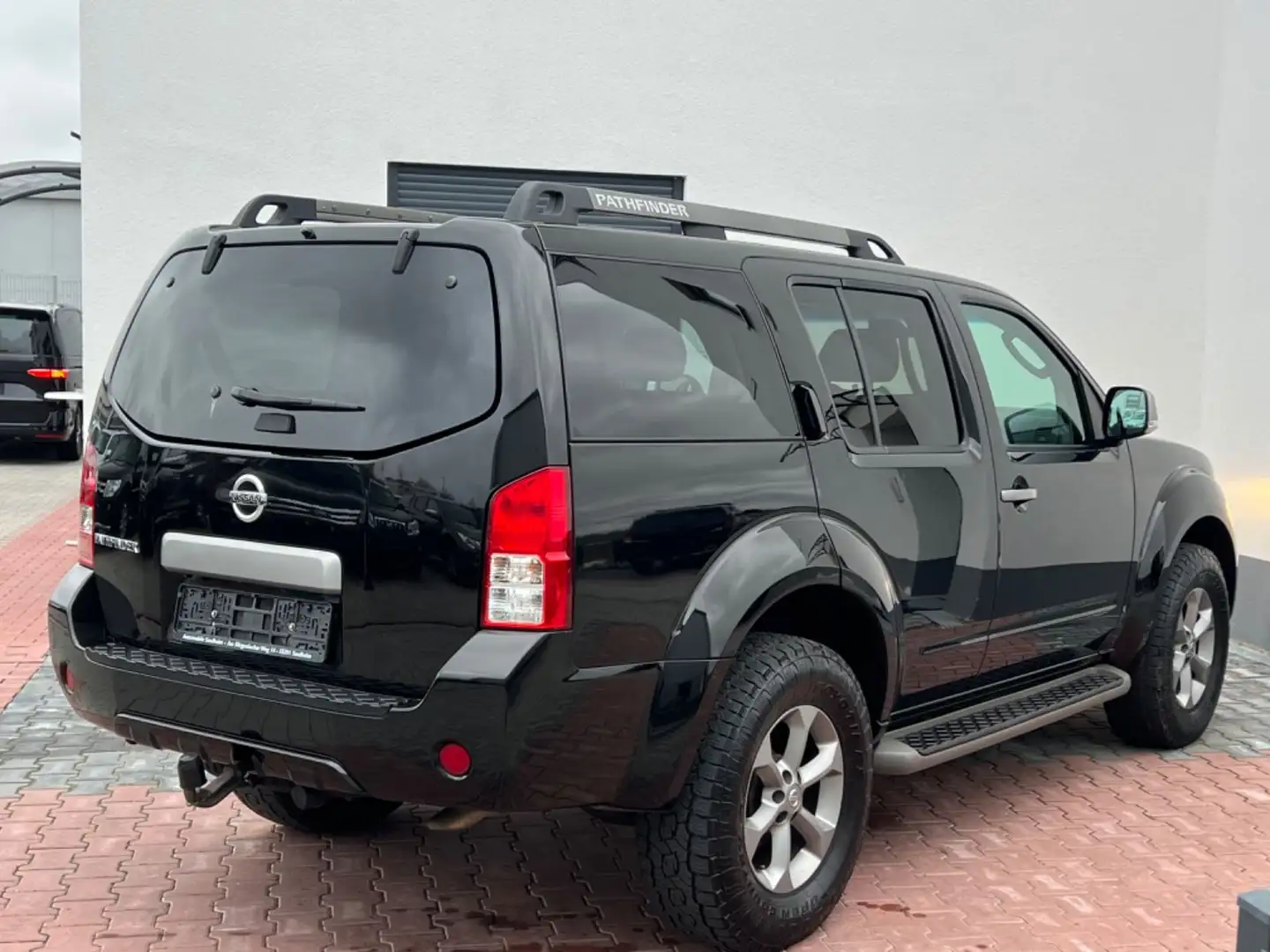 Nissan Pathfinder 2.5 dCi SE*NUR 127TKM*7SITZER*AHK* Negro - 2