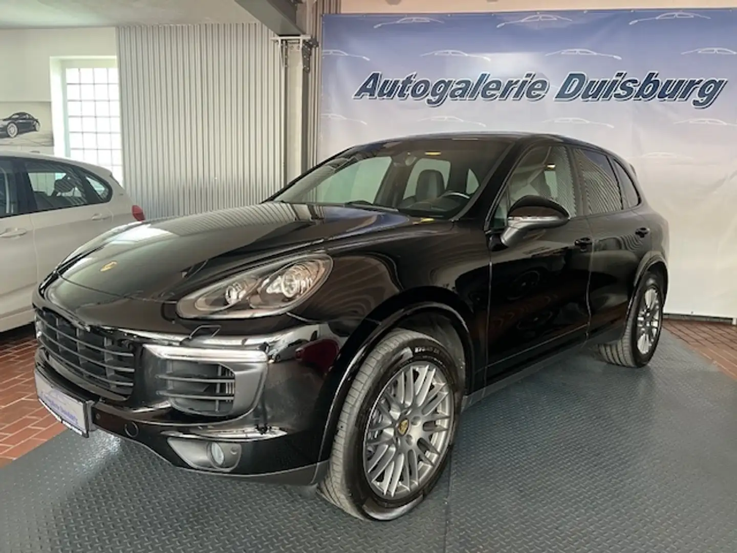 Porsche Cayenne Platinum Edition AHK AD Navi Kamera Memory Luft Ni Schwarz - 2