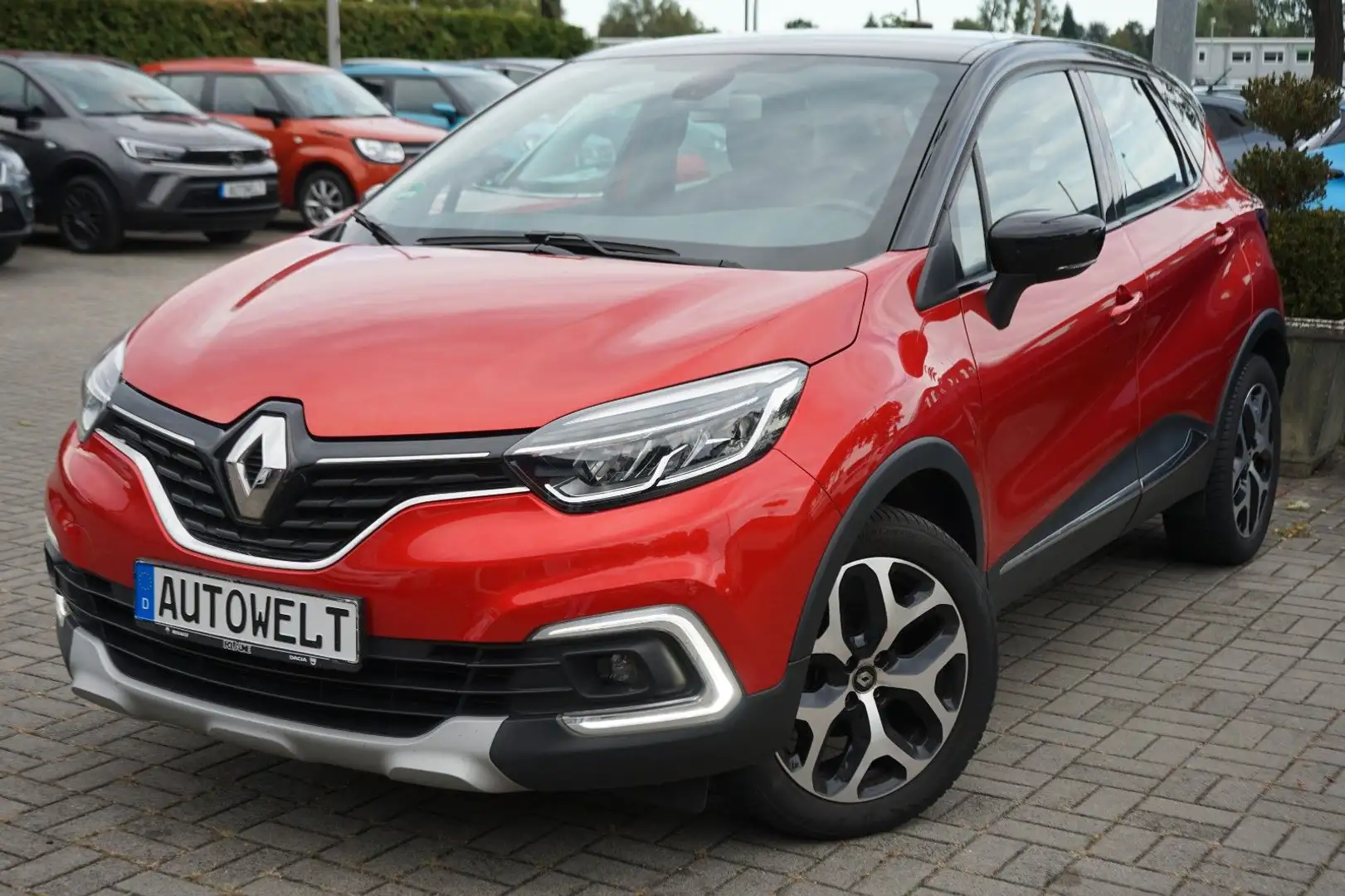 Renault Captur TCe 90 Intens Rouge - 1