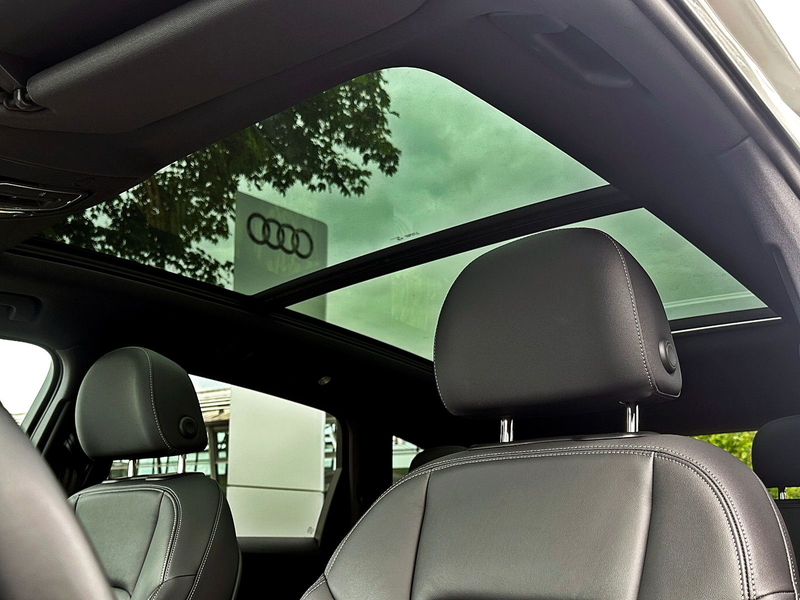 Audi Q7 55TFSI qu S LINE BLACK HUD PANO AHK 7-SITZER — photo 12