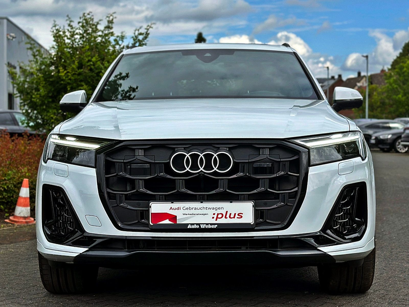 Audi Q7 55TFSI qu S LINE BLACK HUD PANO AHK 7-SITZER — photo 3