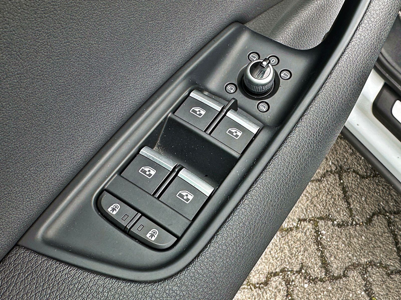 Audi Q7 55TFSI qu S LINE BLACK HUD PANO AHK 7-SITZER — photo 8