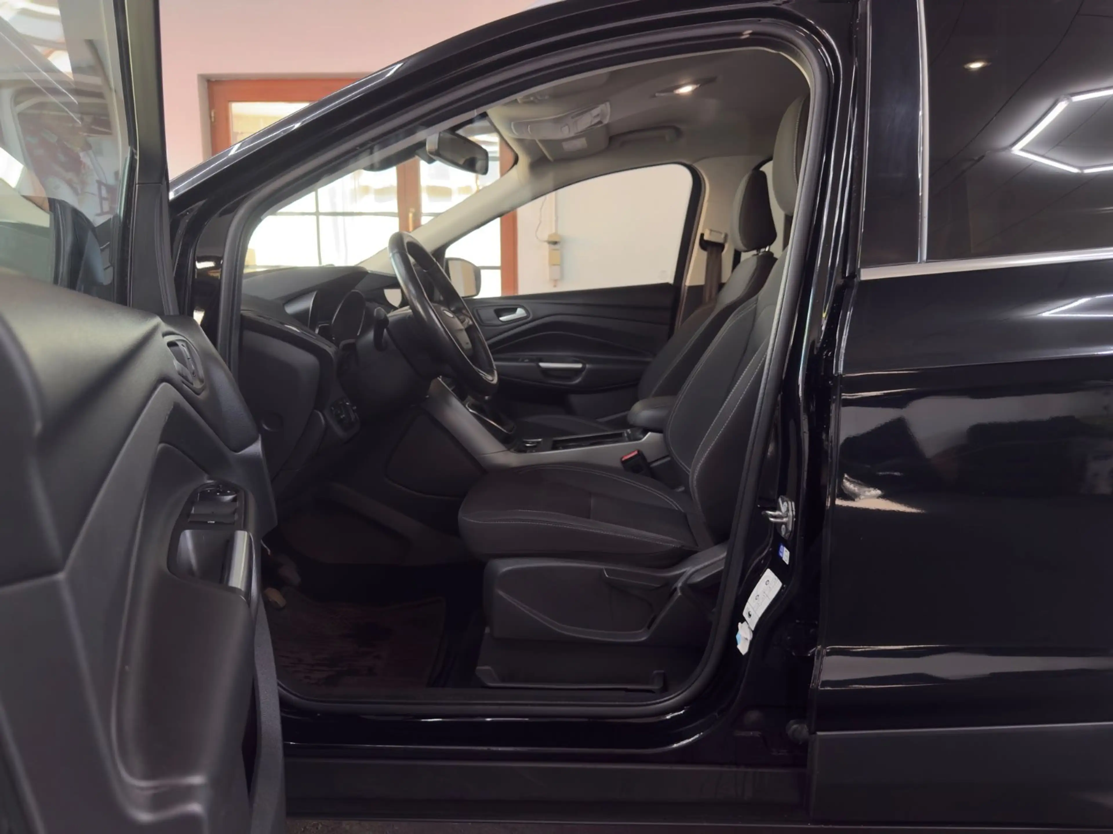 Ford Kuga Cool & Connect AHK NAVI PDC SZH — photo 11