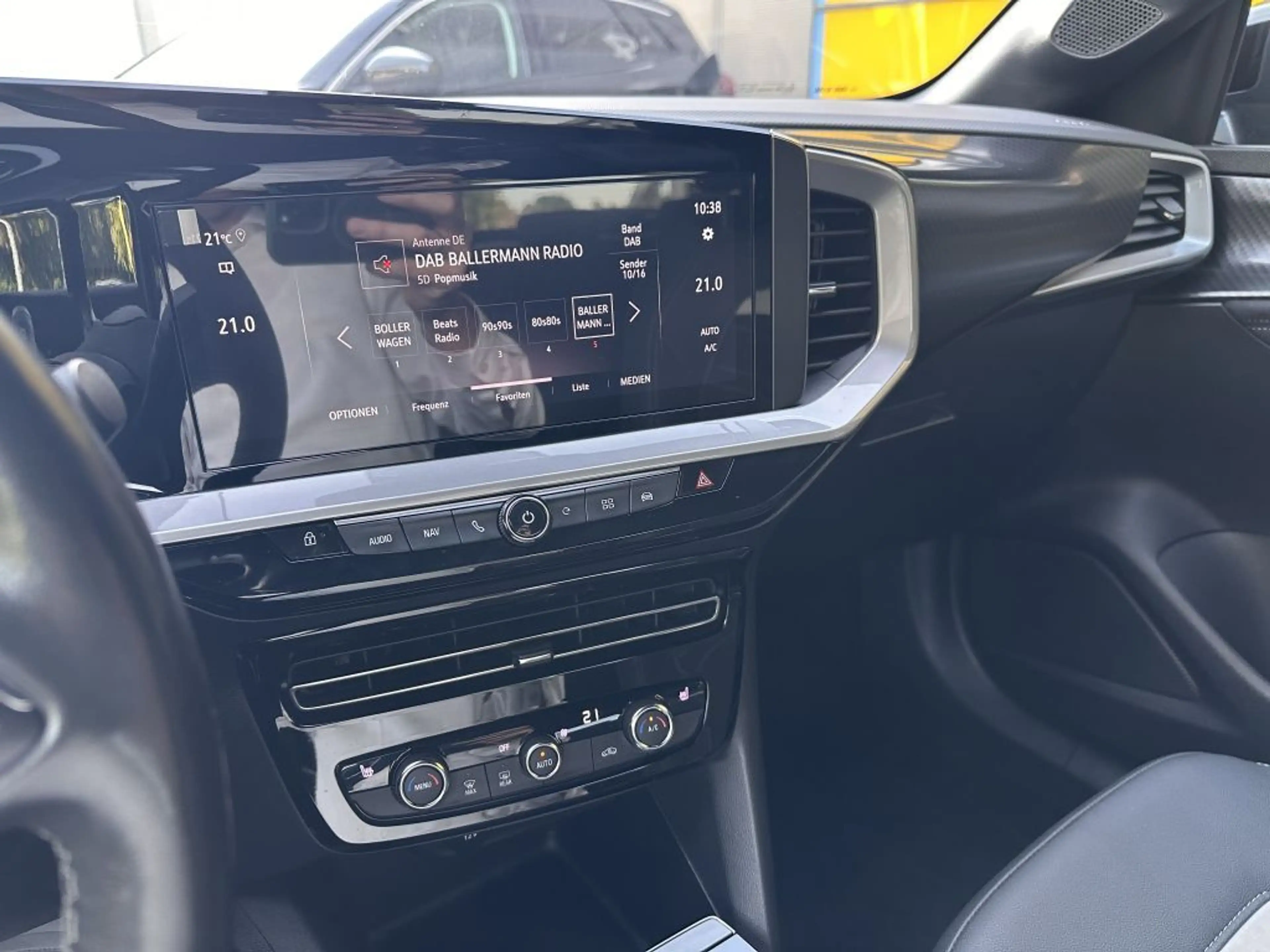 Opel Mokka-E Ultimate +NAVI+3-phasig+ — photo 8