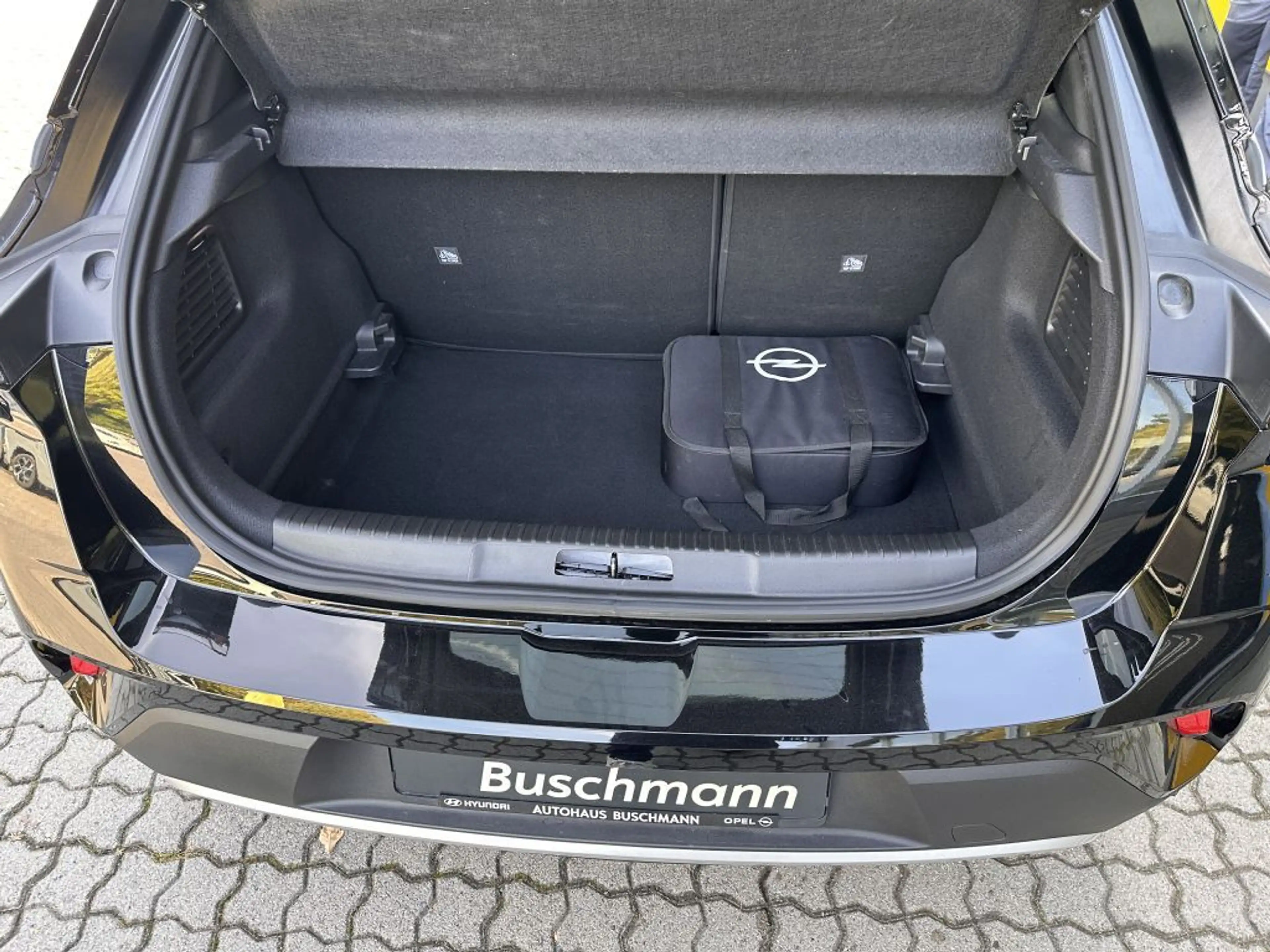 Opel Mokka-E Ultimate +NAVI+3-phasig+ — photo 12