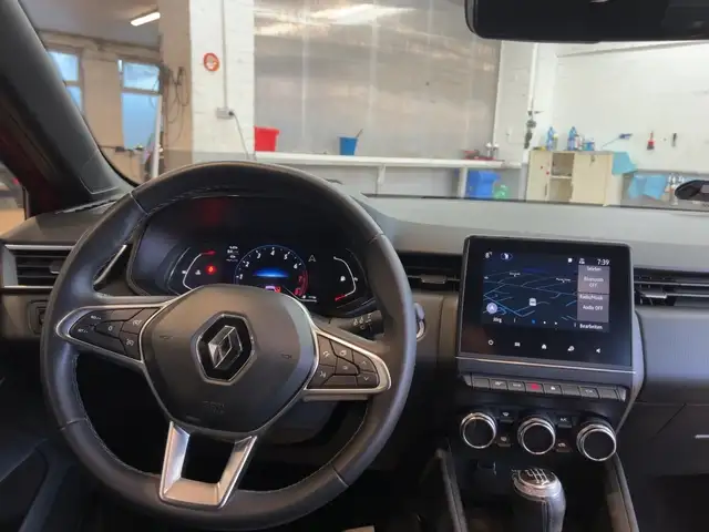 Renault Clio view 10