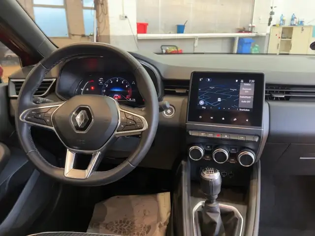 Renault Clio view 13