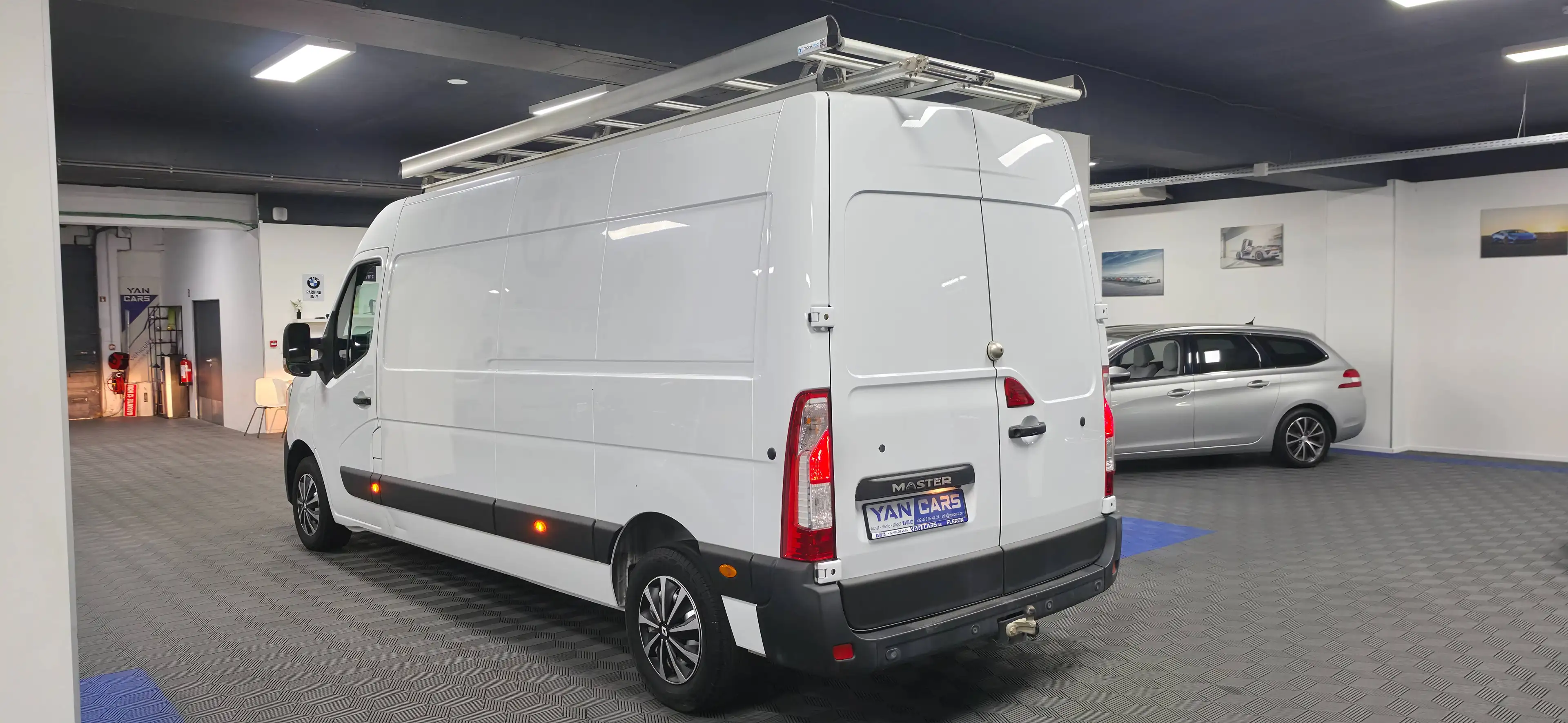 Renault Master L3H2 2.3 dCi 150 · Galerie de toit · Attelage · Caméra + radars · CarPlay · Entretien 120 000 km fait — photo 7