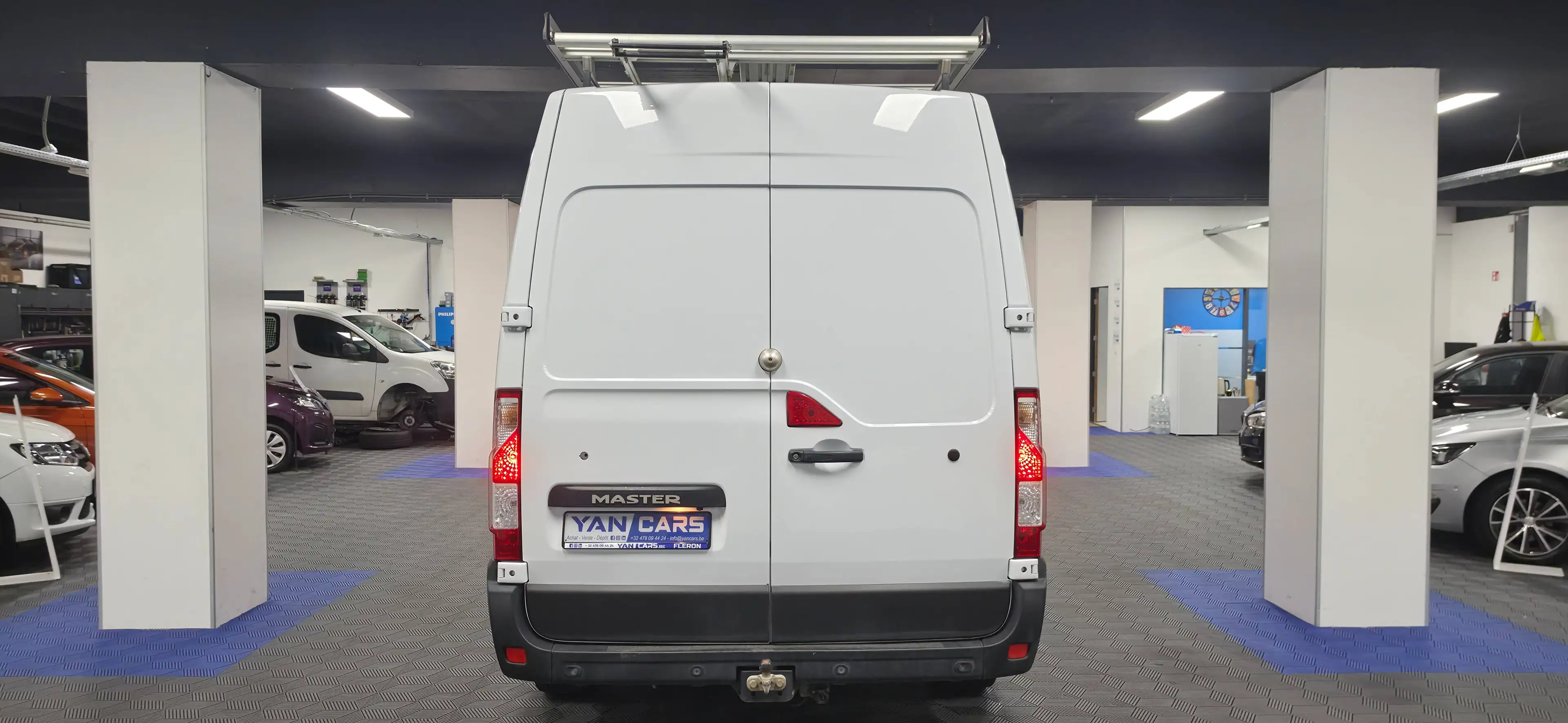 Renault Master L3H2 2.3 dCi 150 · Galerie de toit · Attelage · Caméra + radars · CarPlay · Entretien 120 000 km fait — photo 8