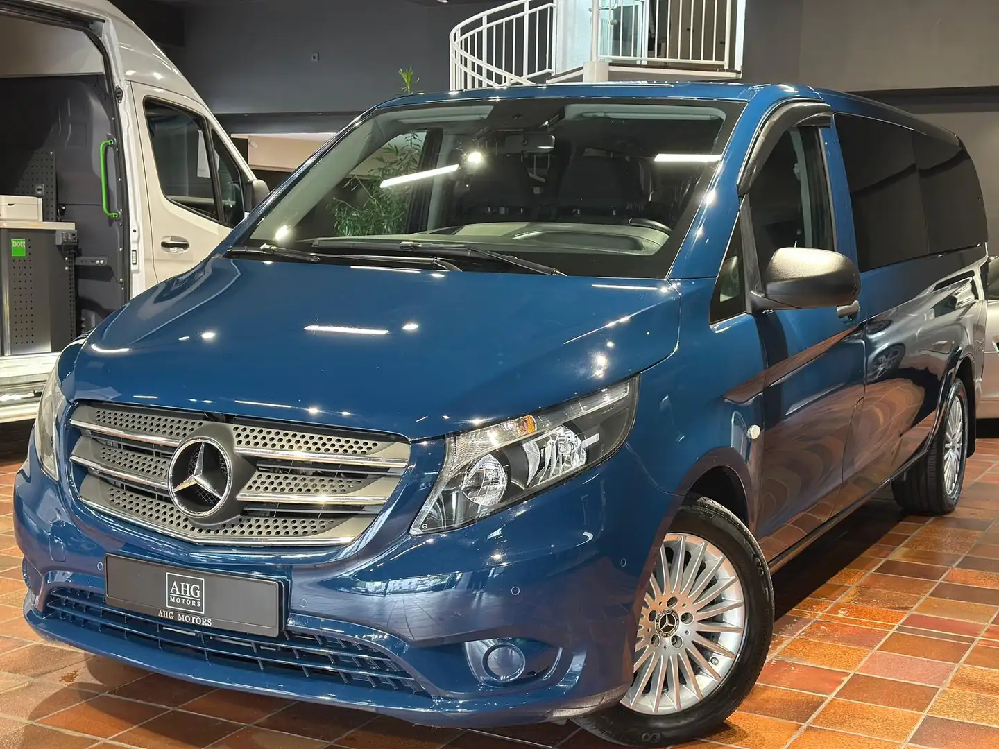 Mercedes-Benz Vito Tourer 116 Extralang 9Si 2xKlima Standhz el.Tür L3 Blau - 1