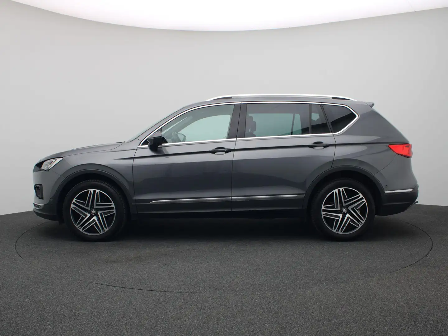 SEAT Tarraco 1.5 TSI Xcellence 150PK DSG Adaptieve Cruise Contr Grijs - 2