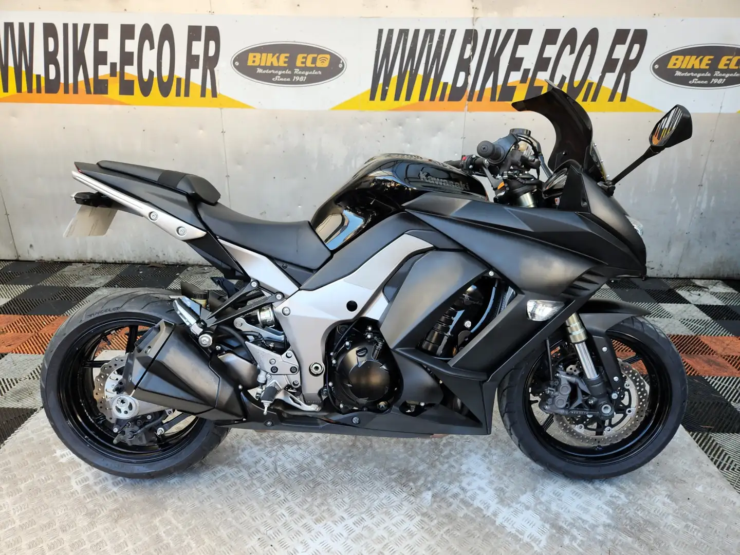 Kawasaki Z1000 SX Noir - 1