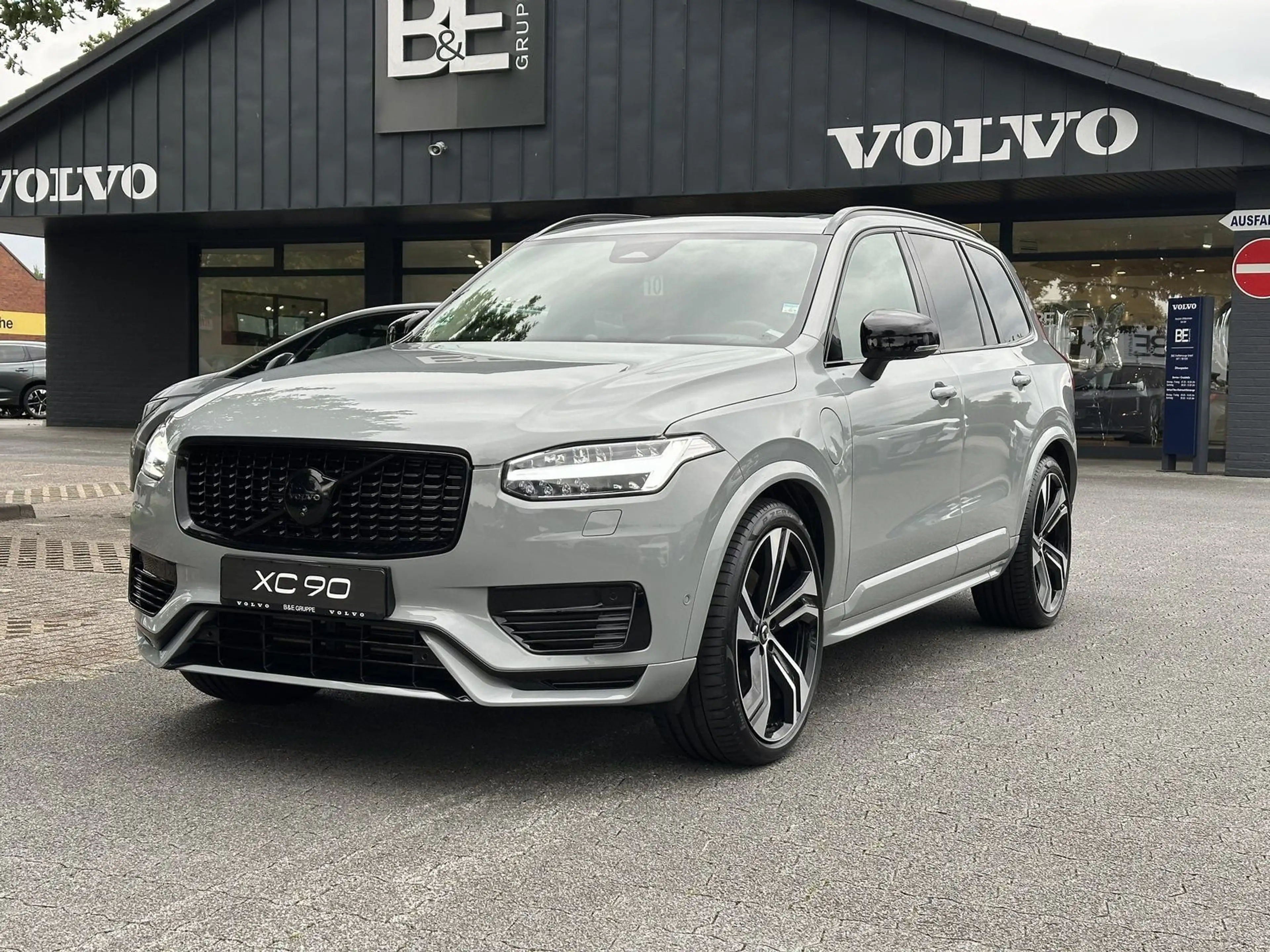 Volvo XC90 T8 Ultra Dark Recharge AWD