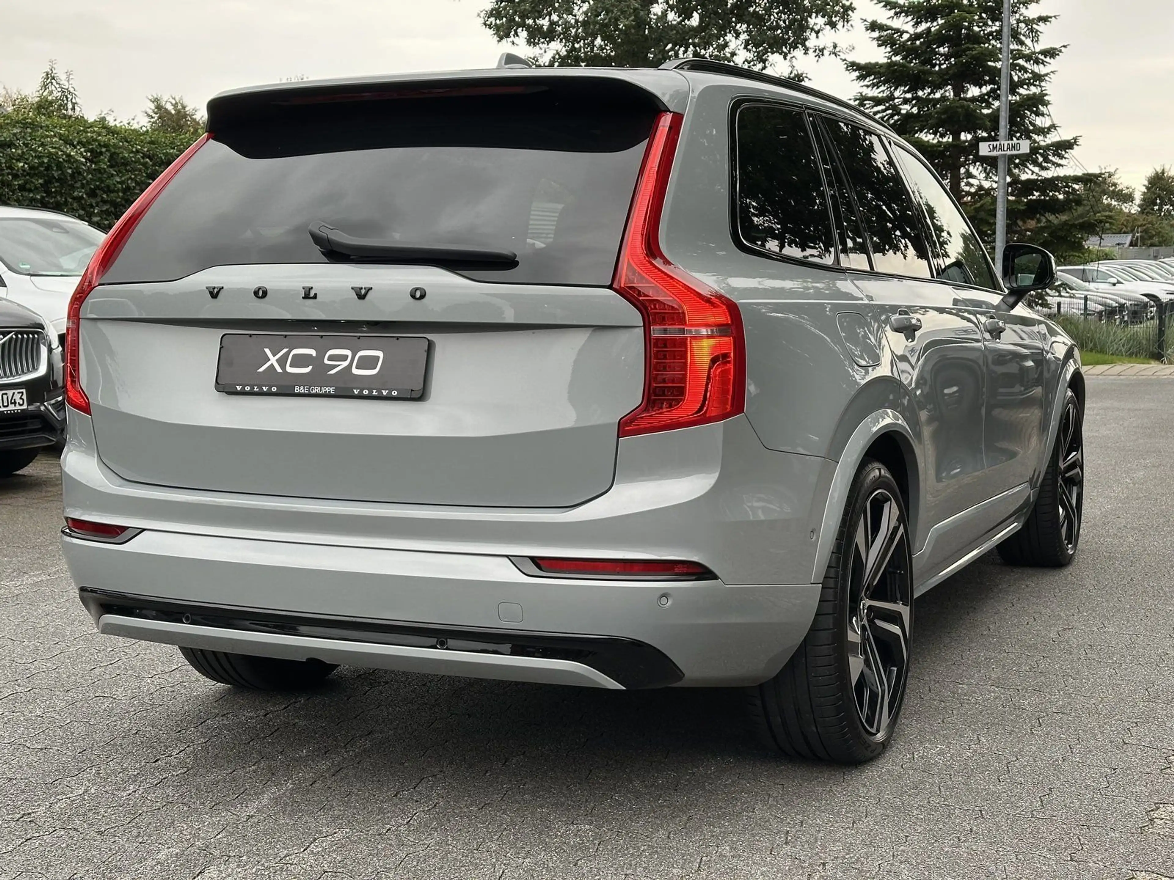 Volvo XC90 T8 Ultra Dark Recharge AWD — photo 5