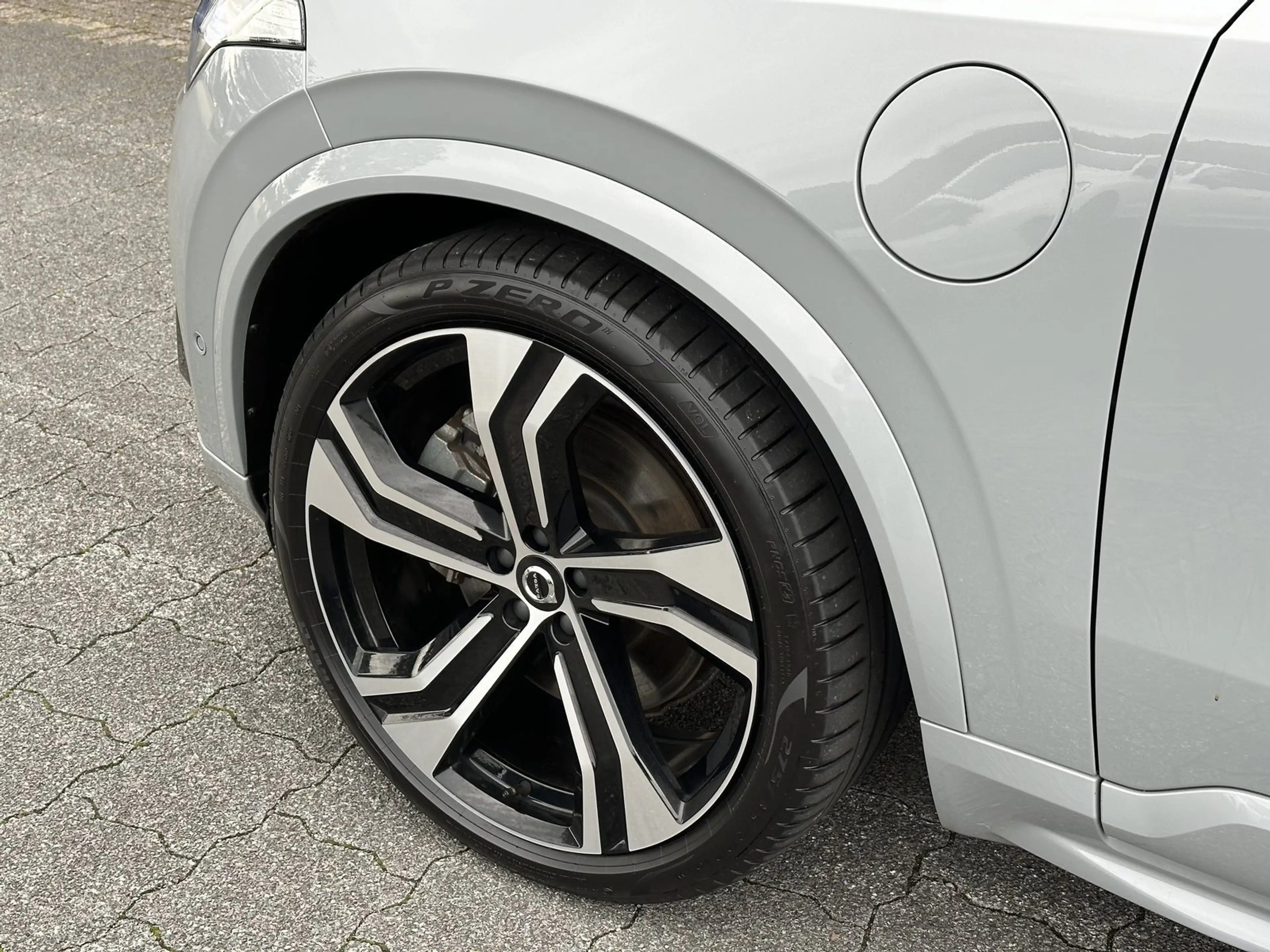 Volvo XC90 T8 Ultra Dark Recharge AWD — photo 8