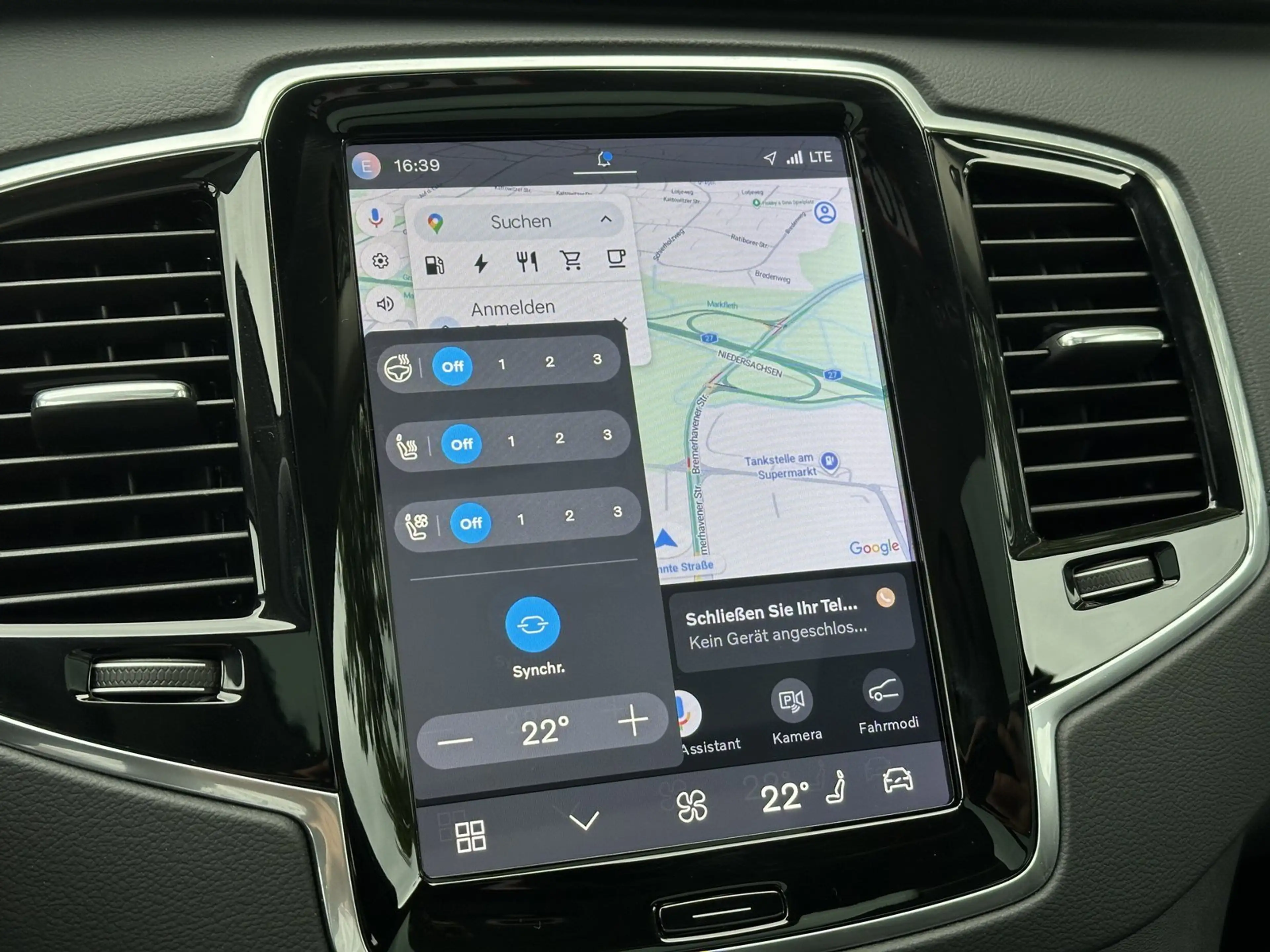 Volvo XC90 T8 Ultra Dark Recharge AWD — photo 13
