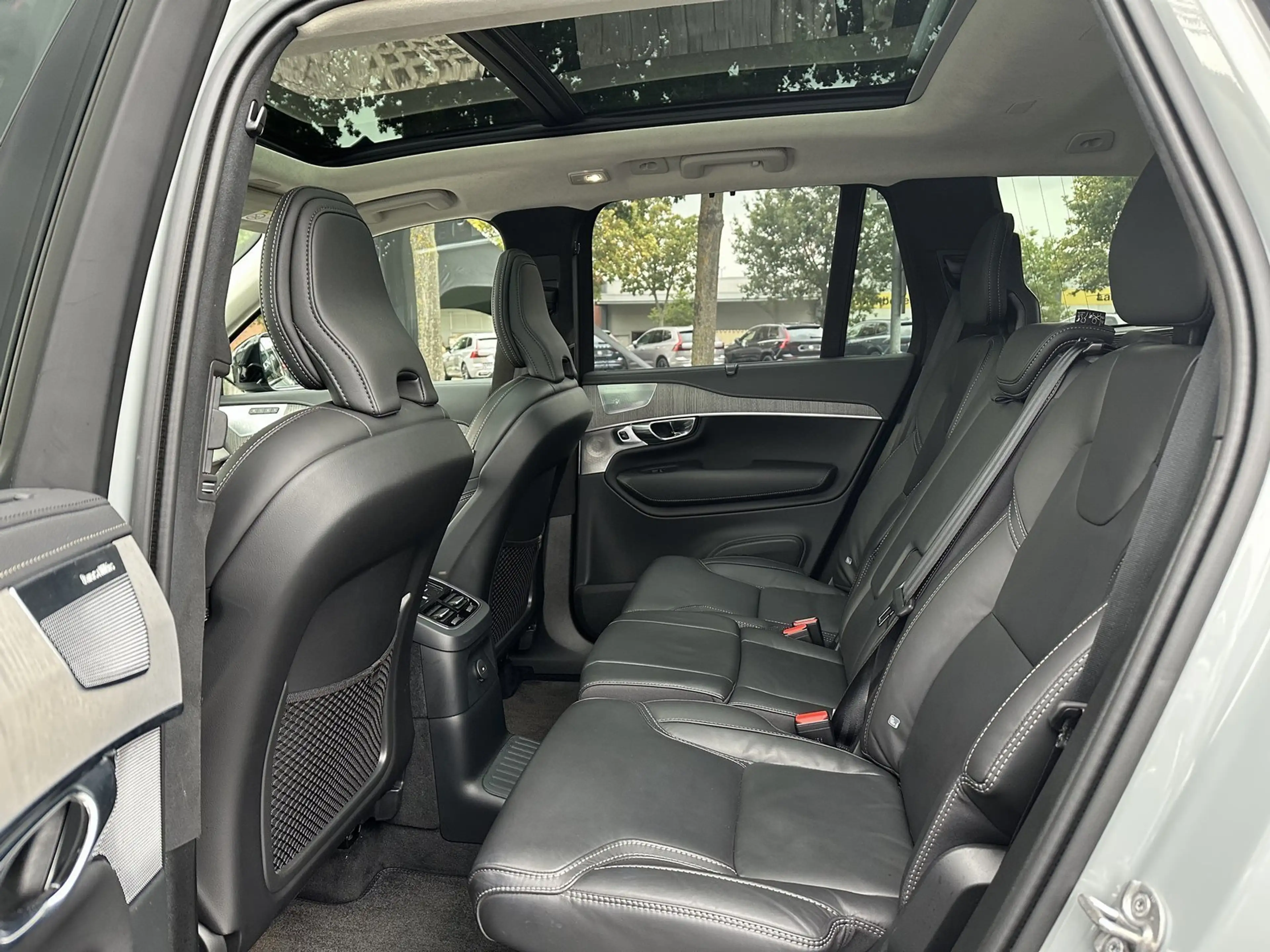 Volvo XC90 T8 Ultra Dark Recharge AWD — photo 10