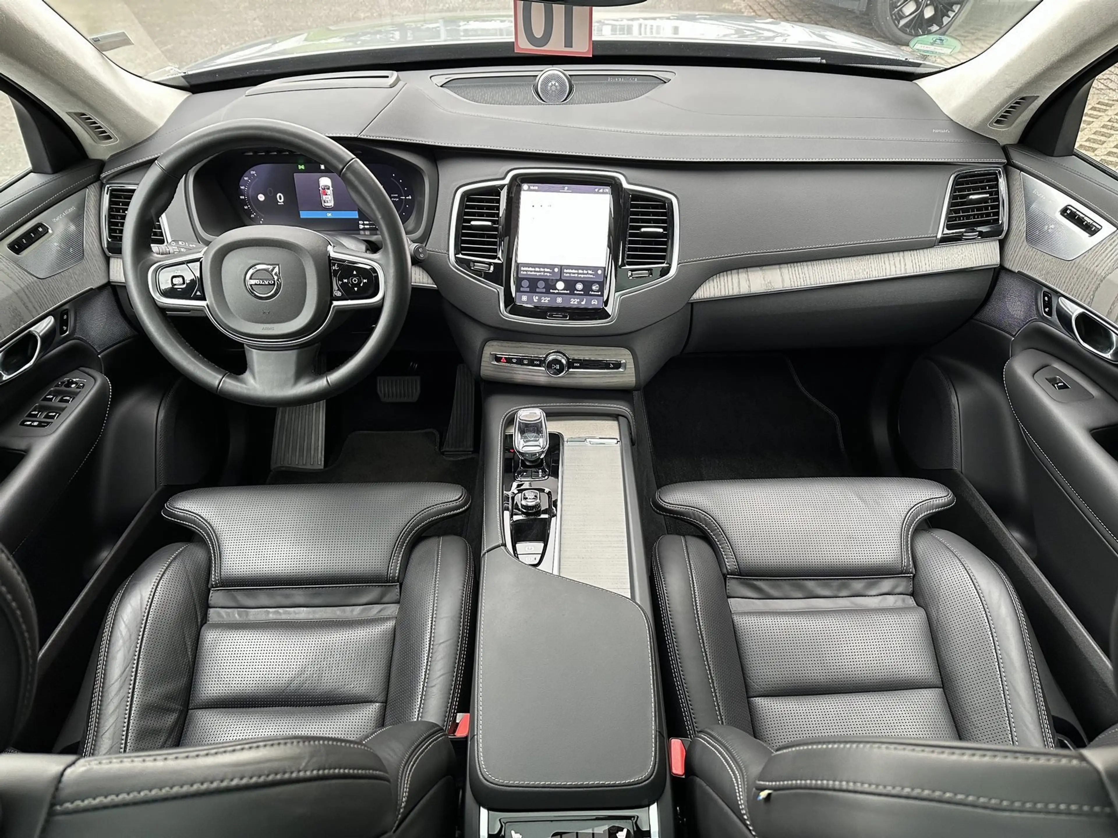 Volvo XC90 T8 Ultra Dark Recharge AWD — photo 11