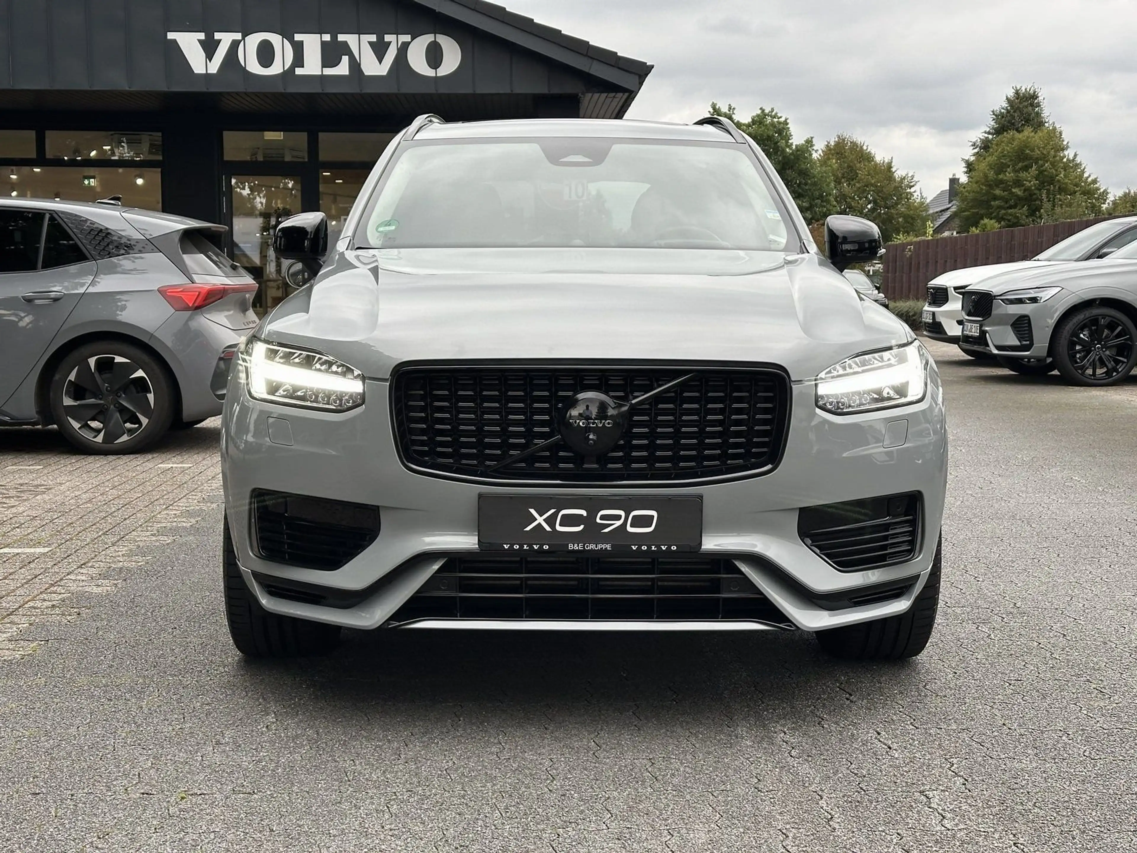Volvo XC90 T8 Ultra Dark Recharge AWD — photo 2