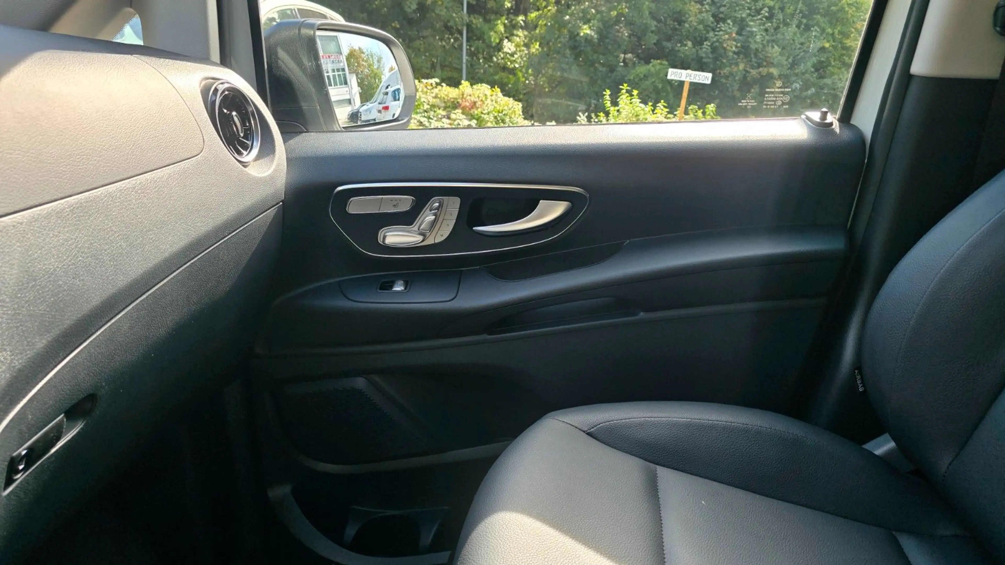 Mercedes-Benz Vito Mixto 124 4x4 kompakt.Line Sport.Airmatc!! — photo 25