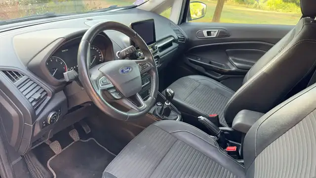 Ford EcoSport view 8