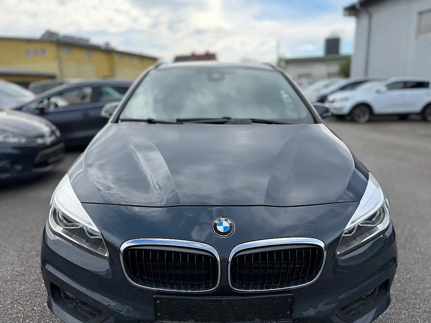 BMW 214 d Active Tourer Advantage Grau - 2