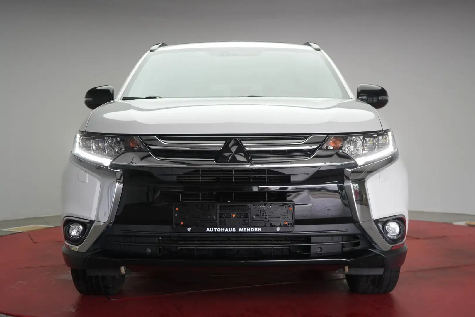 Mitsubishi Outlander 2.2 4WD Aut. Diamant Edition+ Temp/Kam Weiß - 2