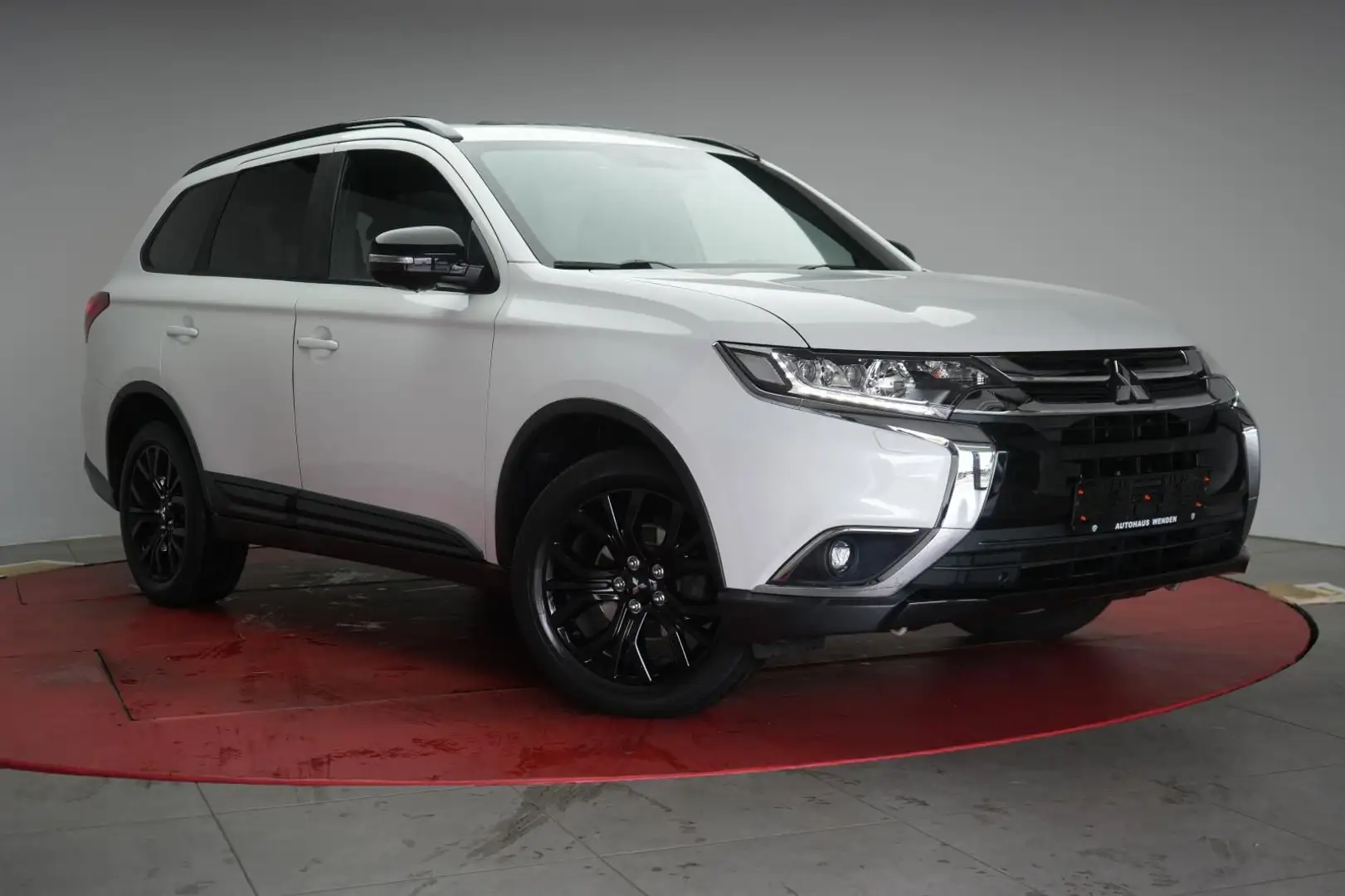 Mitsubishi Outlander 2.2 4WD Aut. Diamant Edition+ Temp/Kam Weiß - 1