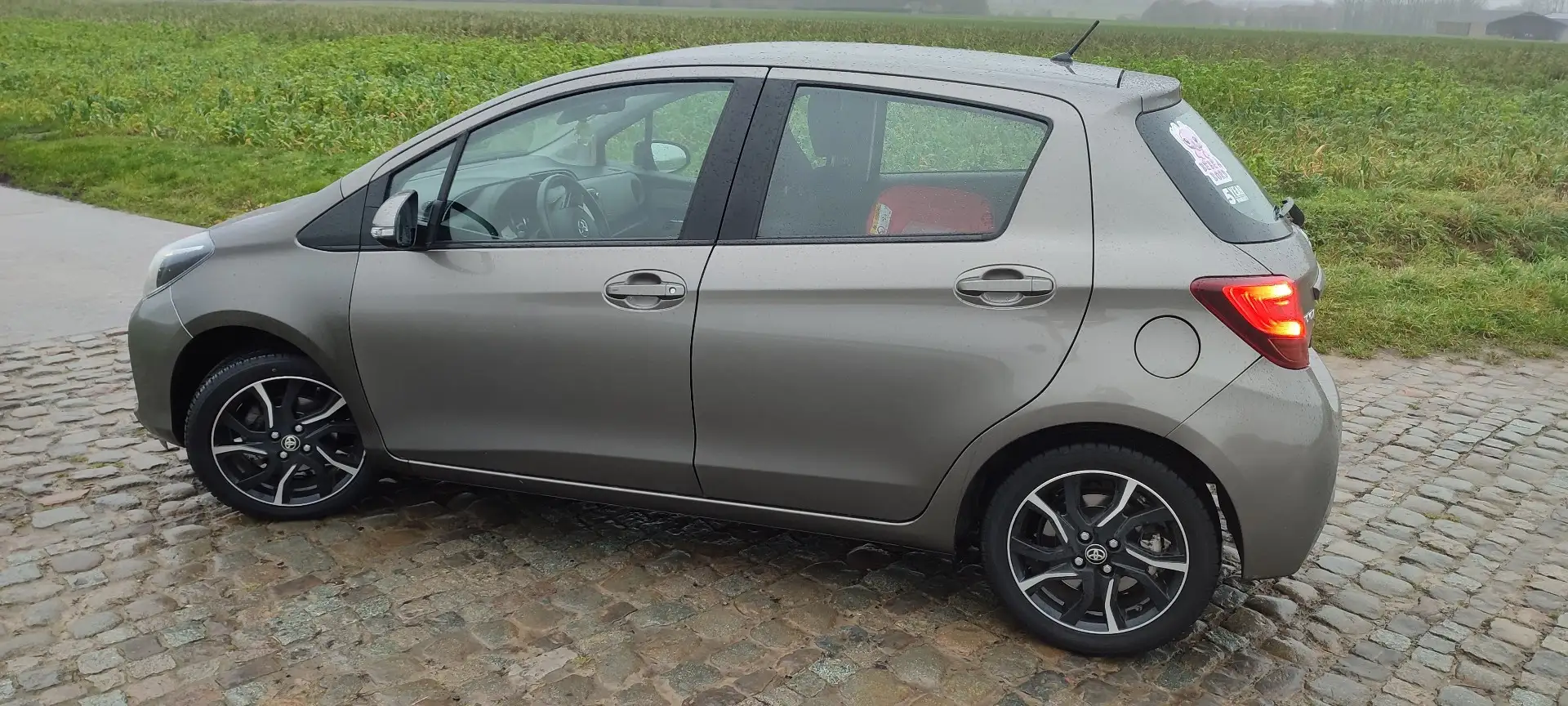 Toyota Yaris 100 VVT-i Lounge Touch & Go 2 CVT Bronze - 2