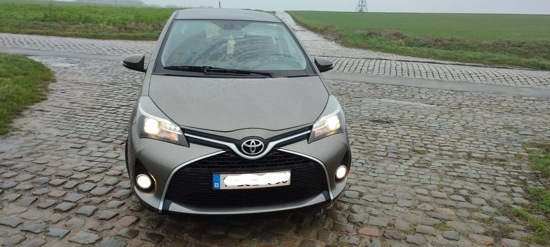 Toyota Yaris 100 VVT-i Lounge Touch & Go 2 CVT Bronze - 1