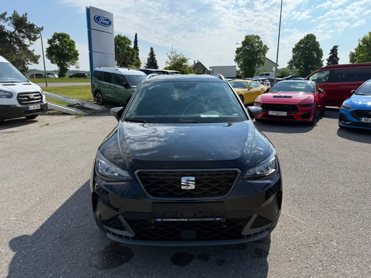 SEAT Arona 1.0 TSI FR LED Navi KlimaA SpurH Schwarz - 2