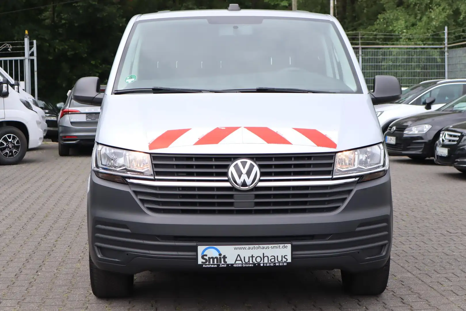 Volkswagen T6.1 Kombi T6.1 Transporter Kombi DSG LANG 9-Sitze/ APP/DAB Silber - 2
