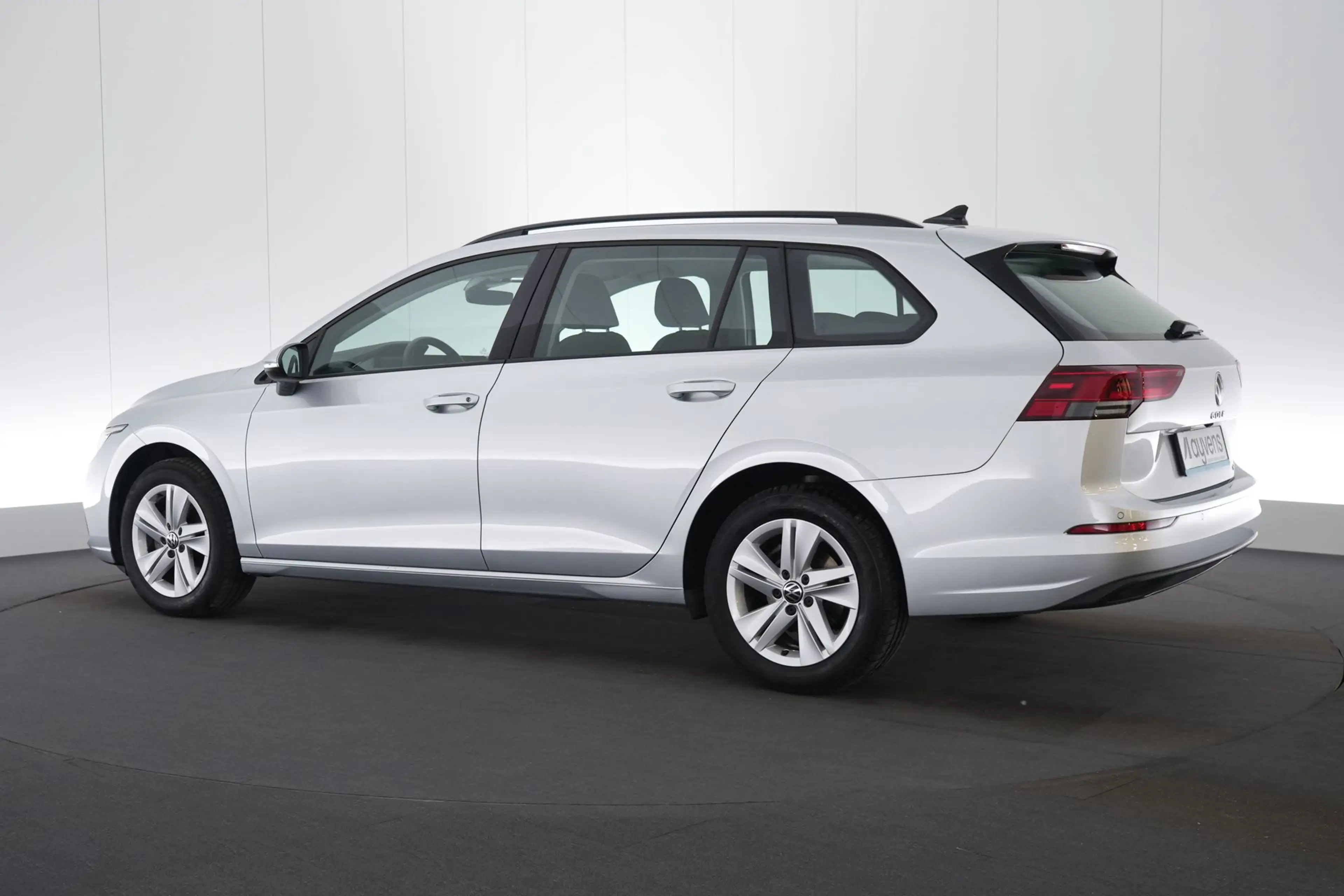 Volkswagen Golf Variant 1.0 eTSI DSG Life Business LED GPS PDC CAM Carplay — photo 10