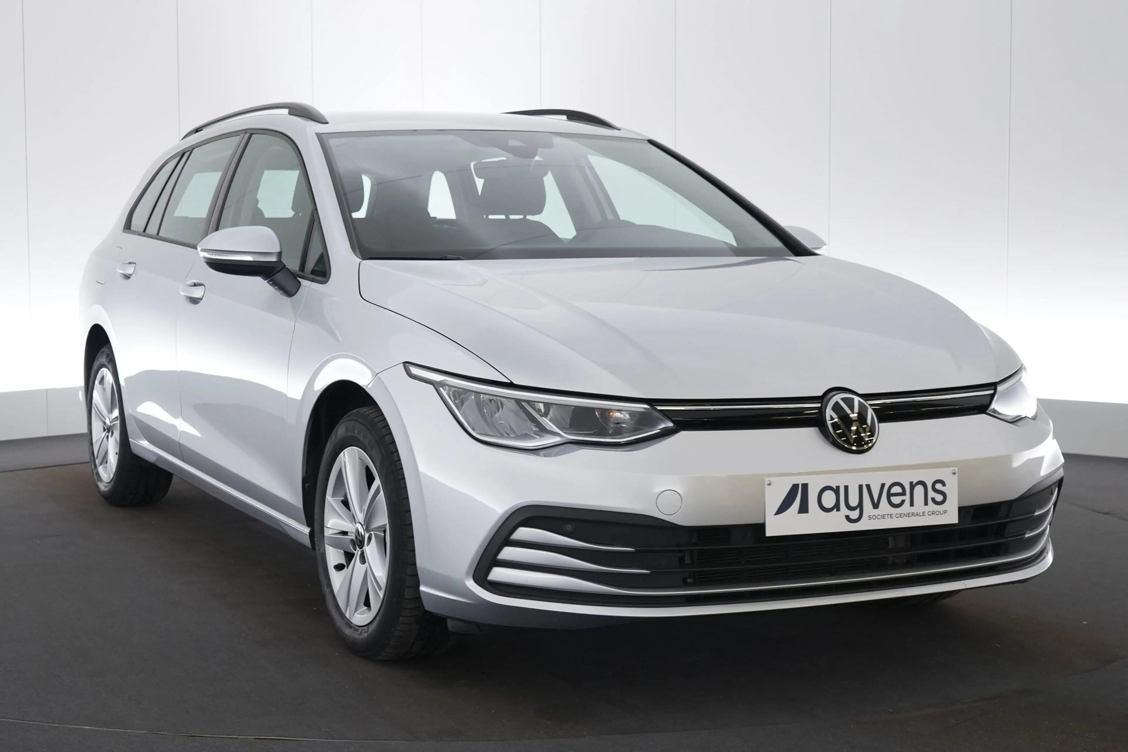 Volkswagen Golf Variant 1.0 eTSI DSG Life Business LED GPS PDC CAM Carplay — photo 3