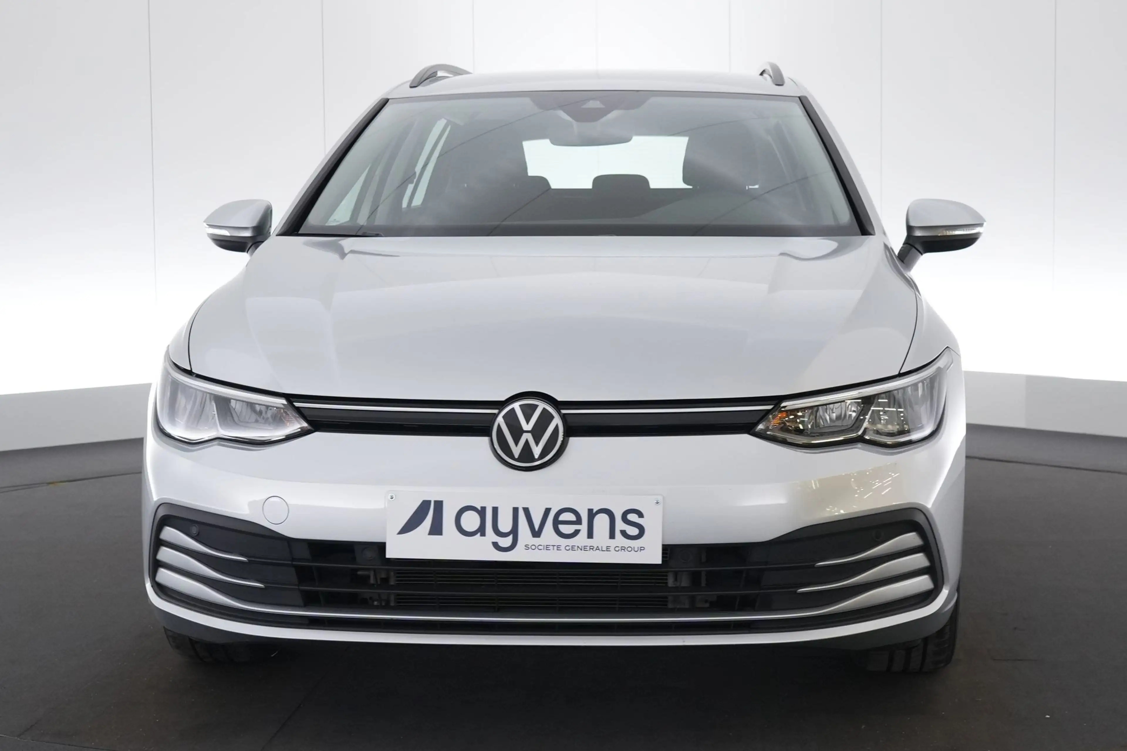 Volkswagen Golf Variant 1.0 eTSI DSG Life Business LED GPS PDC CAM Carplay — photo 2
