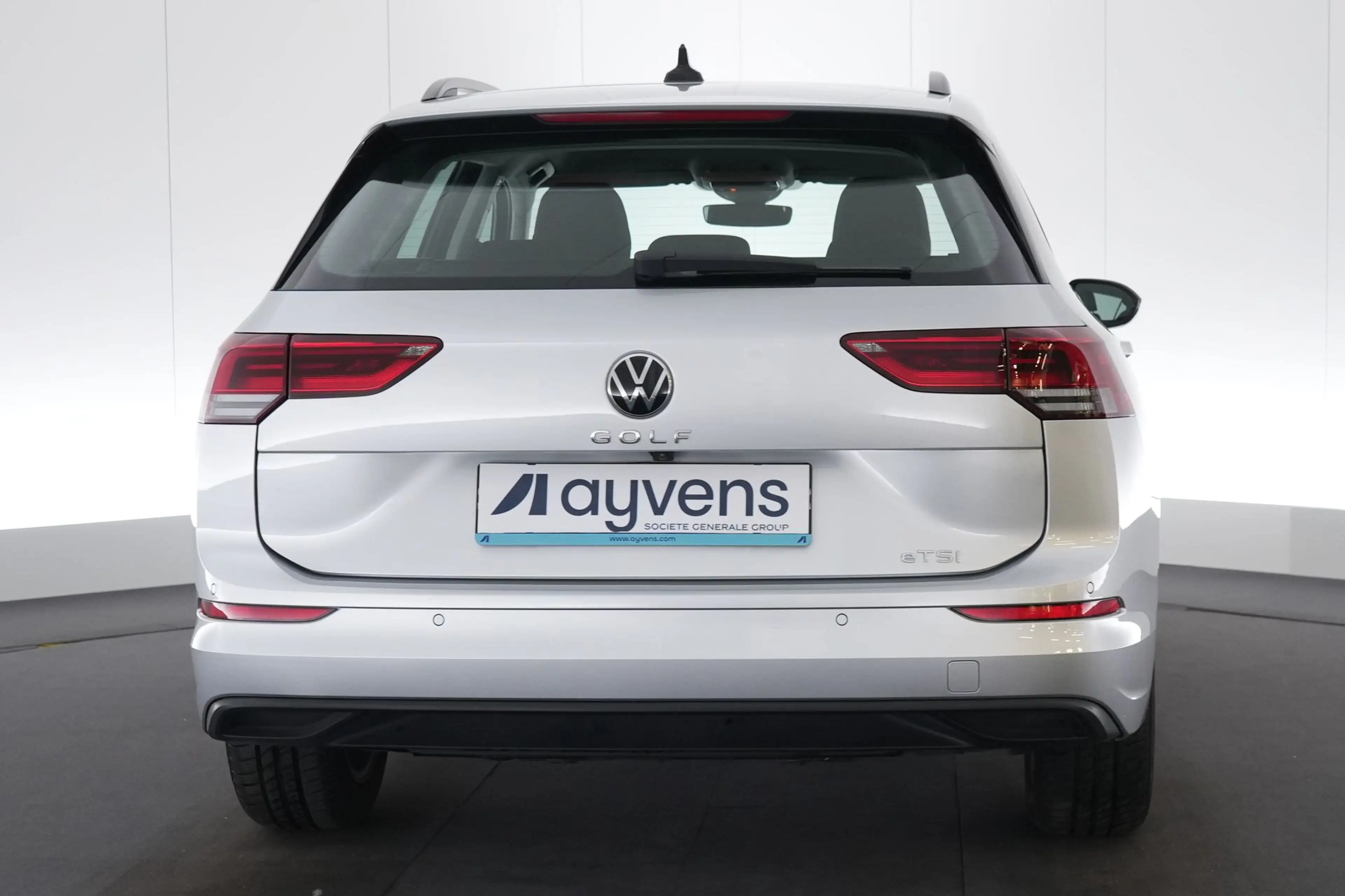 Volkswagen Golf Variant 1.0 eTSI DSG Life Business LED GPS PDC CAM Carplay — photo 8