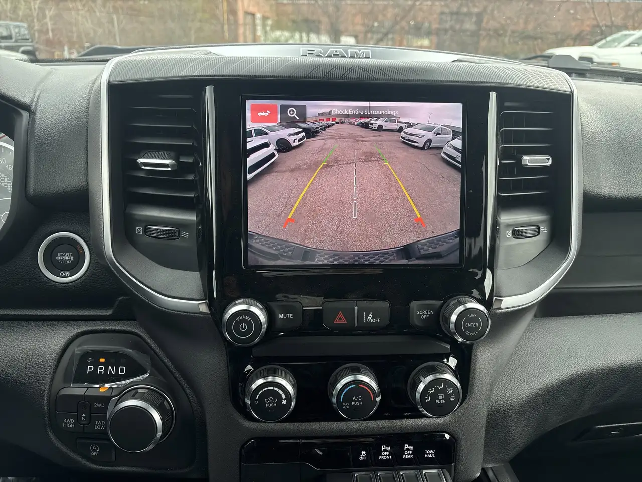 RAM 1500 снимка RAM 1500