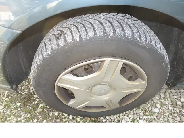 Ford Focus view 15
