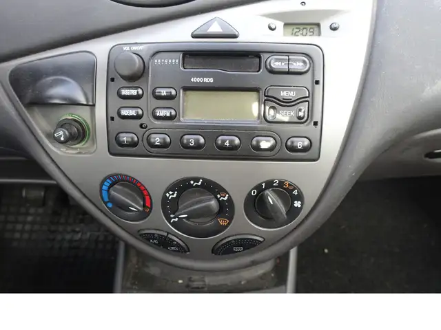 Ford Focus view 10
