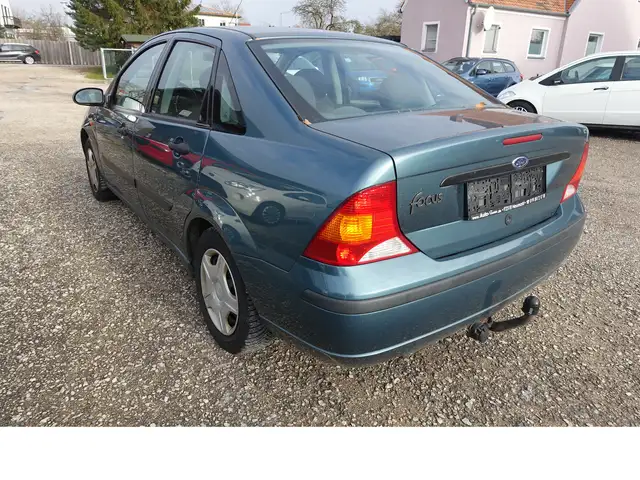 Ford Focus view 4